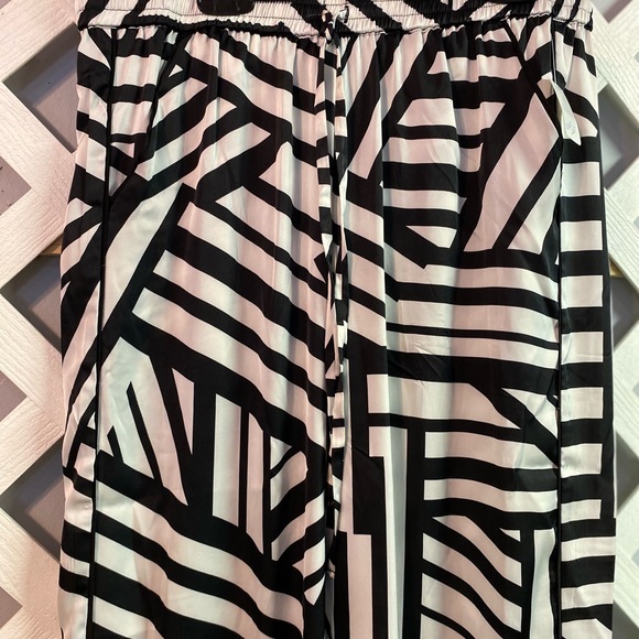 Attitudes by Renee Regular Casa Comfy Printed Pant With Black Piping Woodblock - Picture 3 of 5